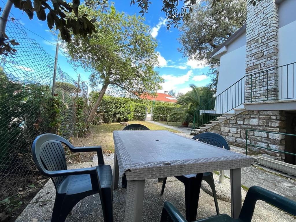 Pineta Apartament Tirrenia Bagian luar foto