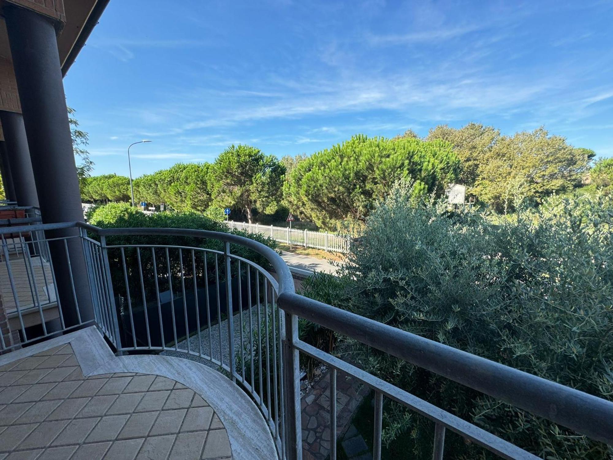 Pineta Apartament Tirrenia Bagian luar foto